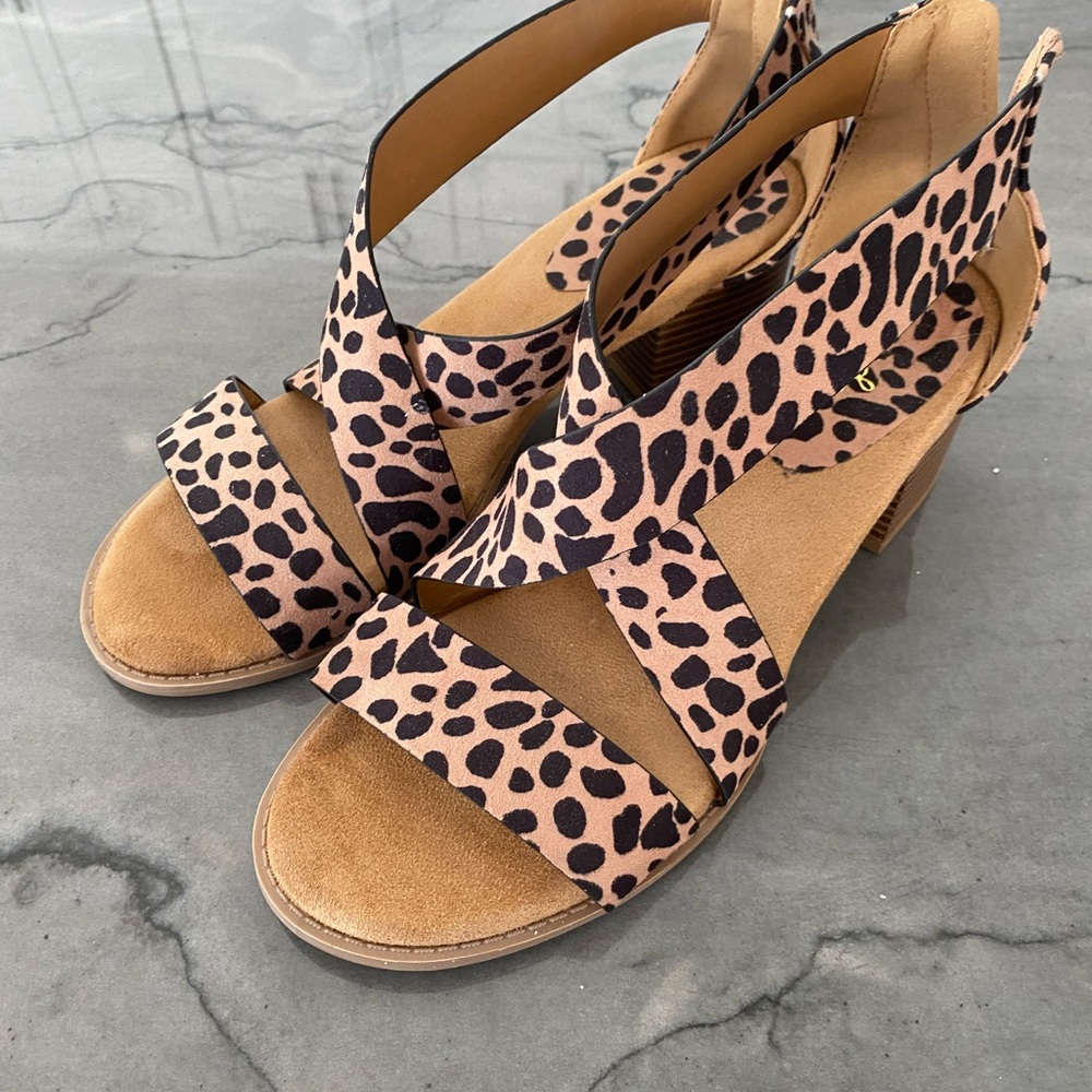 Ladies QUPID Leopard Print Chunky Block Heel Strappy Open Toe Sandals Size 8